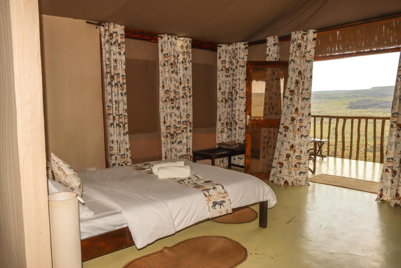 Maili Saba Camp Villa Nakuru Ngoại thất bức ảnh