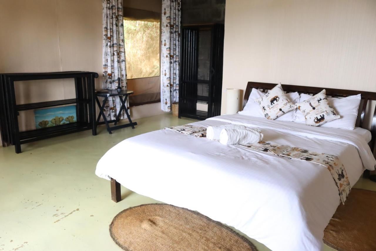 Maili Saba Camp Villa Nakuru Ngoại thất bức ảnh